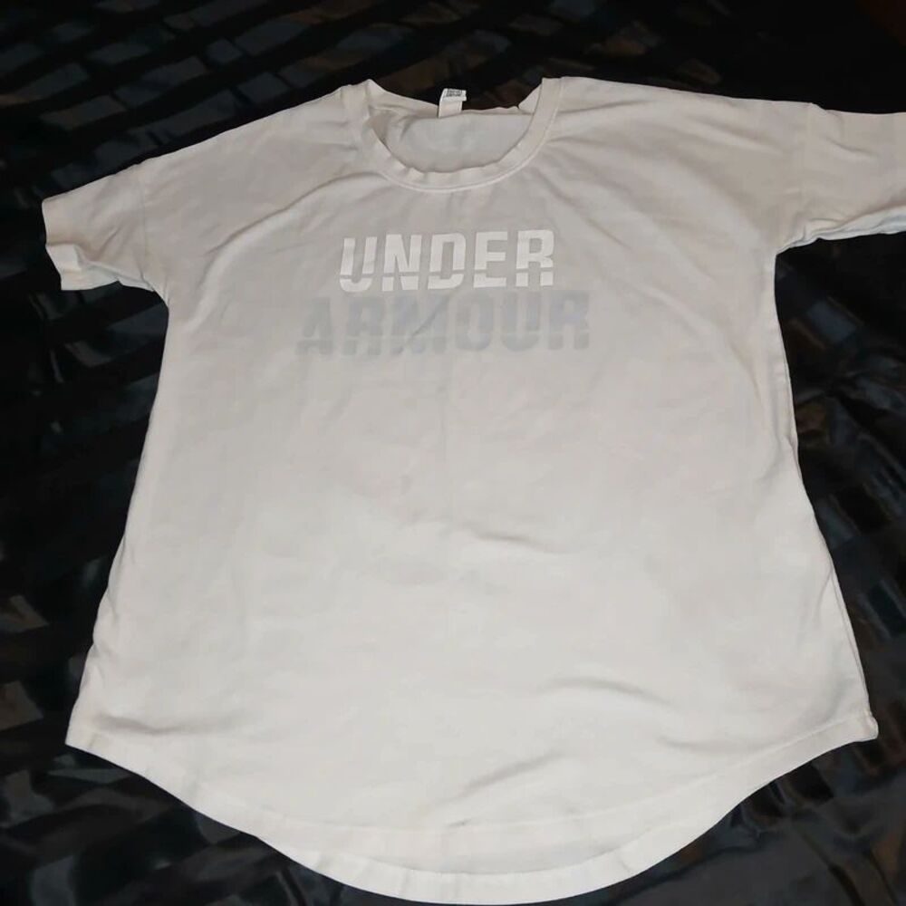 Under Armour Youth Medium White Oversized Graphic Tee Spellout Shirt